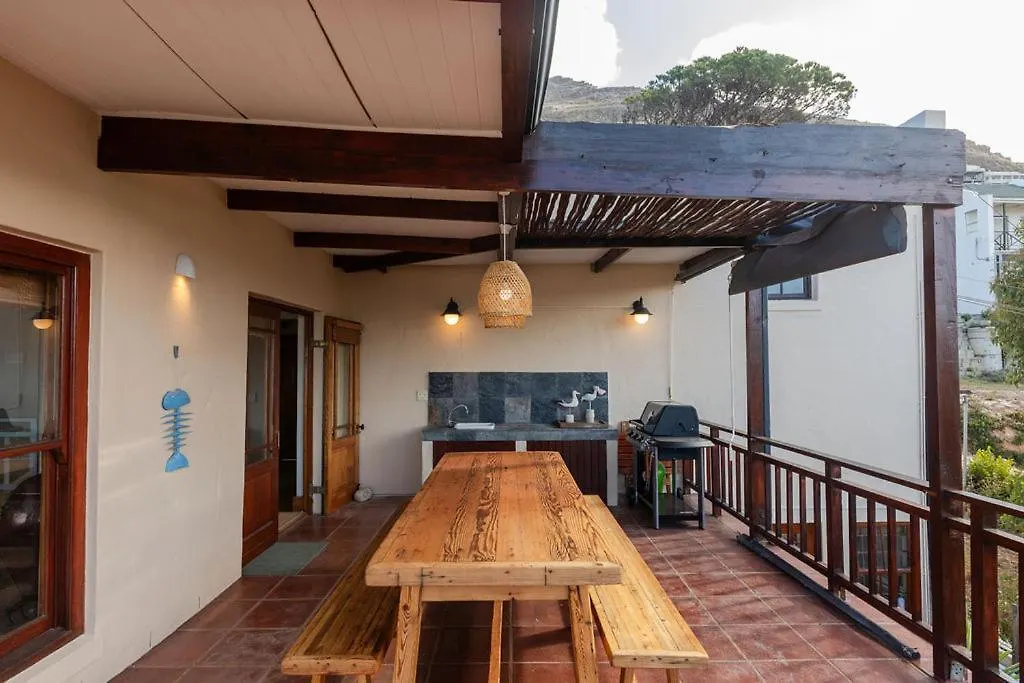 Seia Dream Offers Stunning Ocean Views, Sunny Living Spaces, Plunge Pool And Terraces Perfect For Relaxing, Walk To Simons Town, Seaforth Beach, Boulders Beach Penguins, High Speed Internet, Smart Tv And Back Up Solar, Ideal For Families Or Remote Wo ケープタウン 別荘