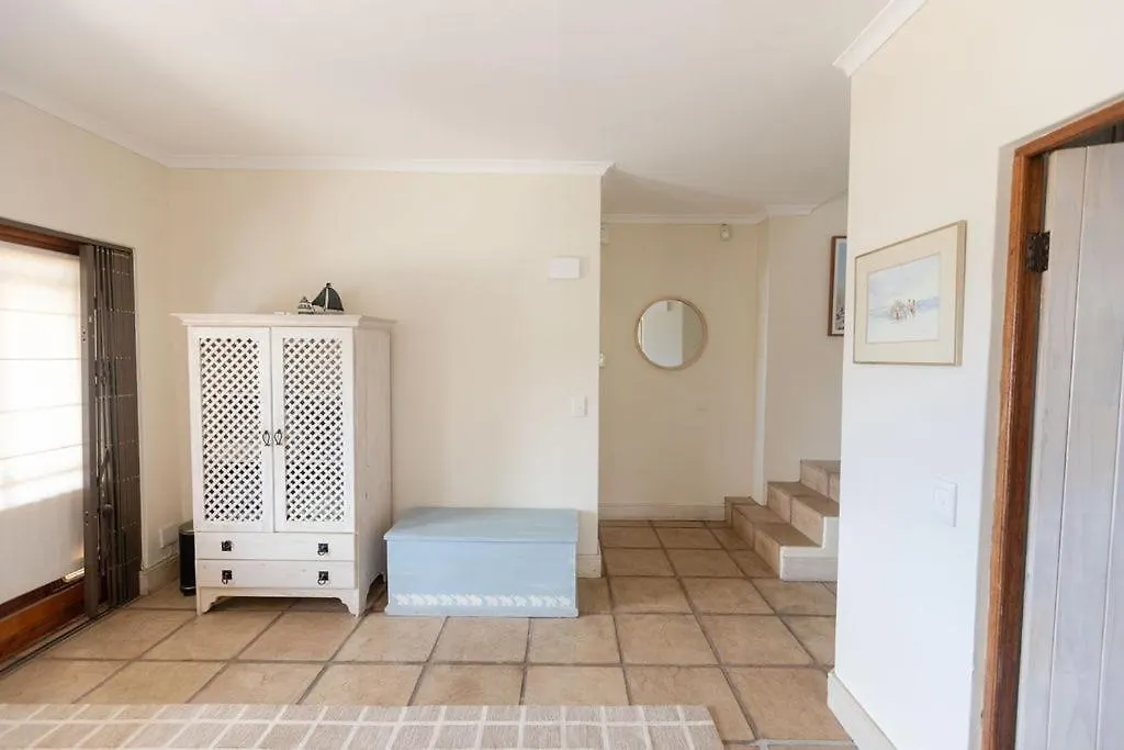 別荘 Seia Dream Offers Stunning Ocean Views, Sunny Living Spaces, Plunge Pool And Terraces Perfect For Relaxing, Walk To Simons Town, Seaforth Beach, Boulders Beach Penguins, High Speed Internet, Smart Tv And Back Up Solar, Ideal For Families Or Remote Wo ケープタウン 南アフリカ