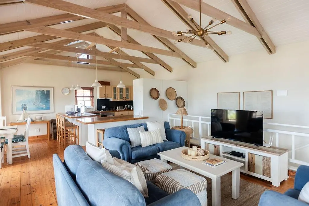 別荘 Seia Dream Offers Stunning Ocean Views, Sunny Living Spaces, Plunge Pool And Terraces Perfect For Relaxing, Walk To Simons Town, Seaforth Beach, Boulders Beach Penguins, High Speed Internet, Smart Tv And Back Up Solar, Ideal For Families Or Remote Wo ケープタウン
