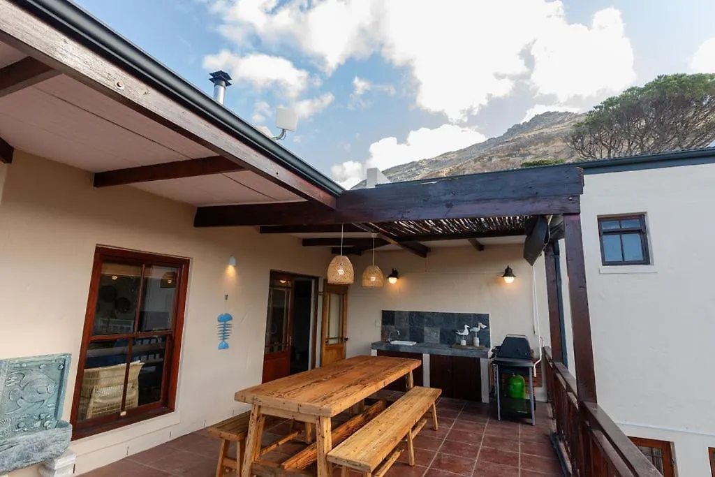 Seia Dream Offers Stunning Ocean Views, Sunny Living Spaces, Plunge Pool And Terraces Perfect For Relaxing, Walk To Simons Town, Seaforth Beach, Boulders Beach Penguins, High Speed Internet, Smart Tv And Back Up Solar, Ideal For Families Or Remote Wo ケープタウン 南アフリカ
