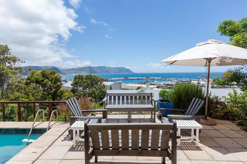 Seia Dream Offers Stunning Ocean Views, Sunny Living Spaces, Plunge Pool And Terraces Perfect For Relaxing, Walk To Simons Town, Seaforth Beach, Boulders Beach Penguins, High Speed Internet, Smart Tv And Back Up Solar, Ideal For Families Or Remote Wo ケープタウン